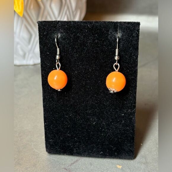 NEW Orange Beaded Fish Hook Dangle Earrings NWOT - Picture 1 of 4